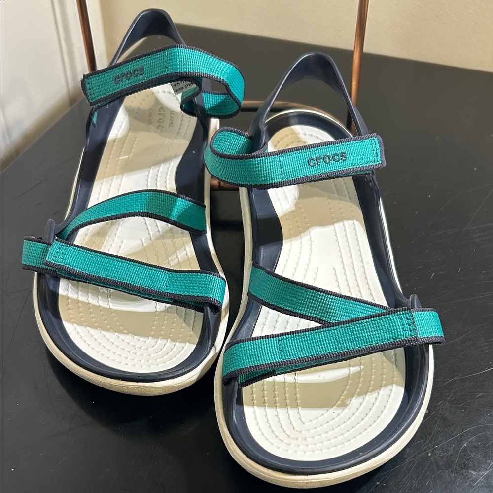 CROCS Women's Green and Black Sandals